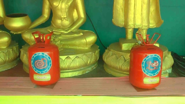 เก๋ไก๋!ตู้รับบริจาคถังน้ำยาแอร์