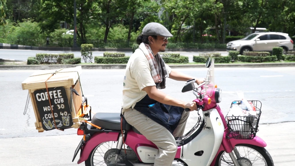จากนักดนตรีที่มีงานทุกวัน สู่คนขับมอเตอร์ไซค์ขายกาแฟ