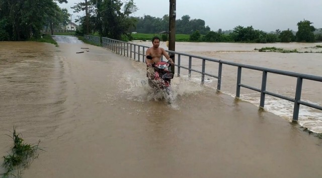 "ลำน้ำเกี๋ยน"ทะลักท่วมชุมชนบ้านหนองเต่ากว่า 30 หลัง