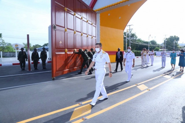 ซุ้มประตูนย.มูลค่า 20 ล.เปิดใช้แล้ว ทร.ยันไม่ใช่งบหลวง