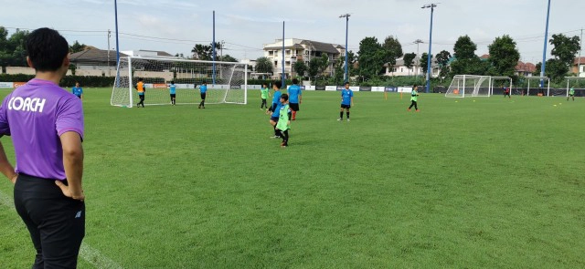 ศูนย์ฟุตบอลอาชีพภารกิจต่อยอด "ภูริ อะคาเดมี่"