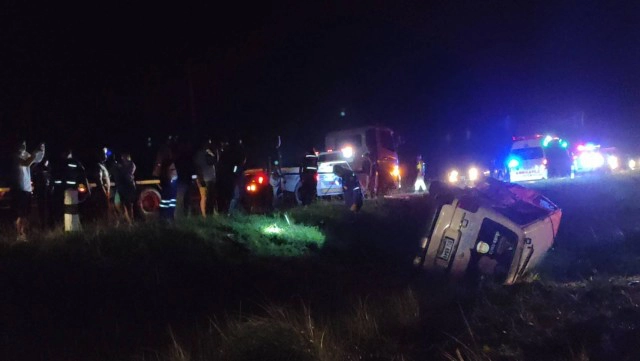 รถร่วมกตัญญูบรรทุกศพชนรถพ่วงญาติเจ็บ4 ศพยังติดในรถ