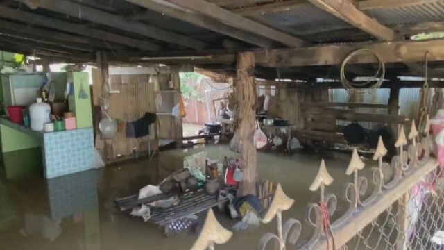 ระดมสูบน้ำลงแม่น้ำน่านป้องกันน้ำทะลักเขตเมือง