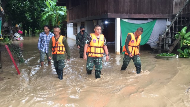 น้ำท่วมฉับพลัน"บ้านกุ"-เร่งขนย้ายข้าวของ