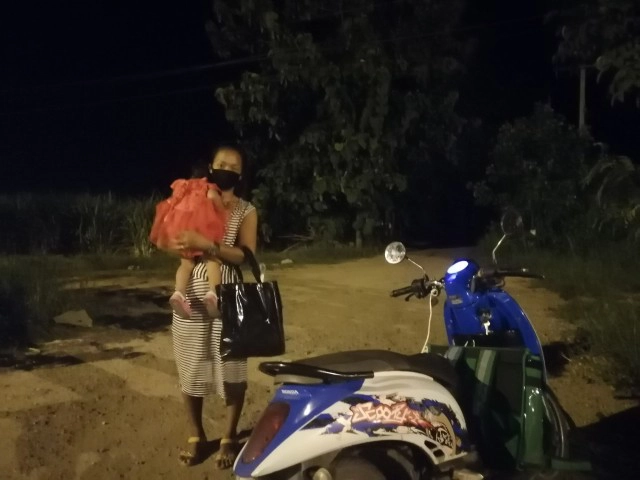 หนุ่มแกร็บไบค์ ช่วยสองแม่ลูกยามวิกาล พอเล่าสาเหตุโซเชียลอยากช่วยเหลือ