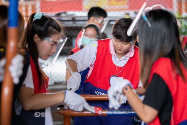 สำนักงานยุวกาชาดพาอาสายุวกาชาดให้ความรู้ชุมชนสู้โควิด -19