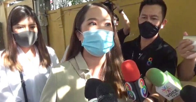 ศิษย์เก่าราชินี เข้าพบผู้บริหาร คัดค้านประกาศห้ามนร.เคลื่อนไหวการเมือง