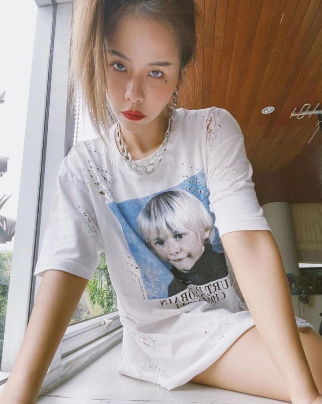 "พลอย ชวพร" โพสต์ "อิหยังวะ" โดนอ้างเป็นลูกสาวนายกฯ ที่ชาวเน็ตตามหา