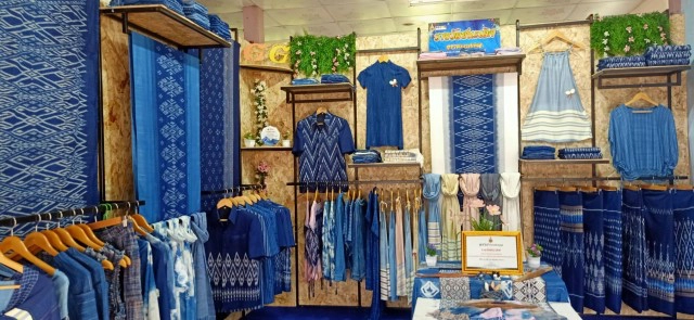 เปิดหมู่บ้านทำมาค้าขายแห่งใหม่ชุมชนผ้าฝ้ายมัดย้อม