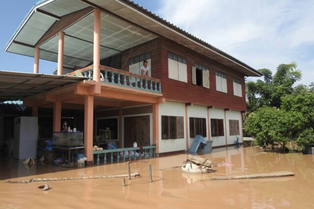 น้ำท่วม "สวรรคโลก"หนักในรอบ 30 ปี