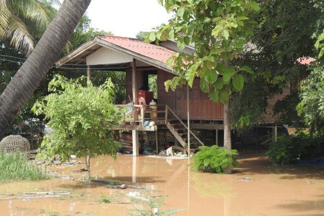 น้ำท่วม "สวรรคโลก"หนักในรอบ 30 ปี