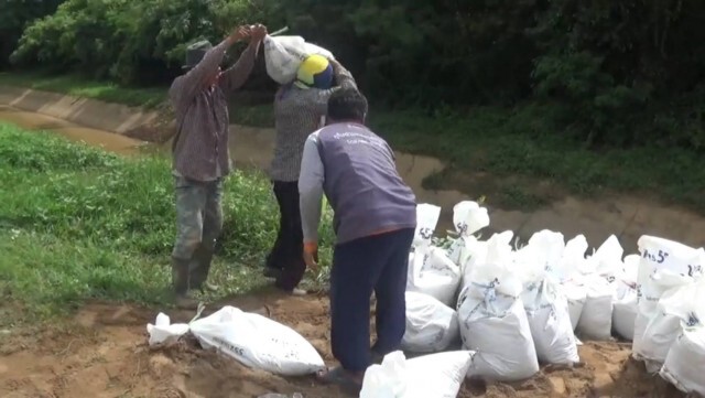 แพร่เร่งซ่อมคันคลองหลังถูกน้ำป่ากัดเซาะ