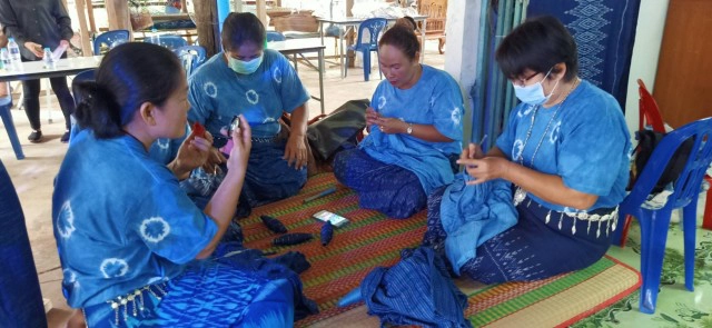 เปิดหมู่บ้านทำมาค้าขายแห่งใหม่ชุมชนผ้าฝ้ายมัดย้อม