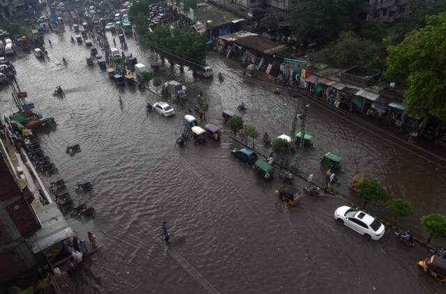 ปากีสถานน้ำท่วมหนัก ตายแล้วอย่างน้อย 90