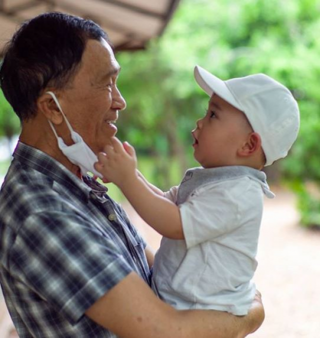 ภาพล่าสุด "อาต้อย เศรษฐา" แข็งแรงขึ้นแล้ว หลังรักษามะเร็งปอด