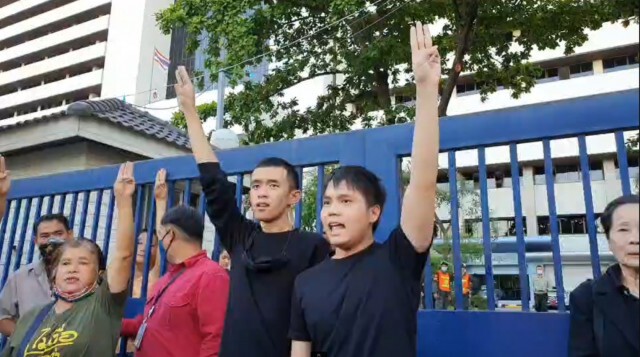 "ทัตเทพ" เมินเงื่อนไขปล่อยอิสระ ขู่ยกระดับชุมนุม ก.ย.นี้