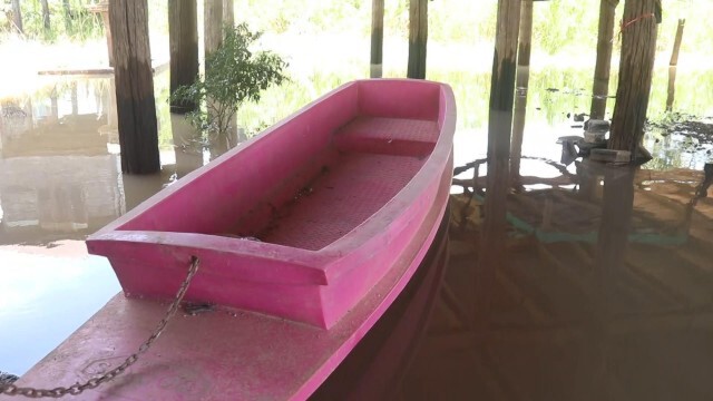 "น้ำยม"เอ่อล้นท่วมบ้าน-เตรียมเรือไว้สัญจร
