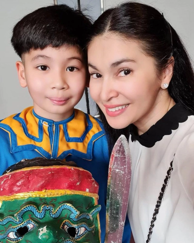 "นาตาชา" ไม่ขอพูดถึง "ตุ้ย ธีรภัทร์" รับ เลี้ยงลูกคนเดียวมาตลอด