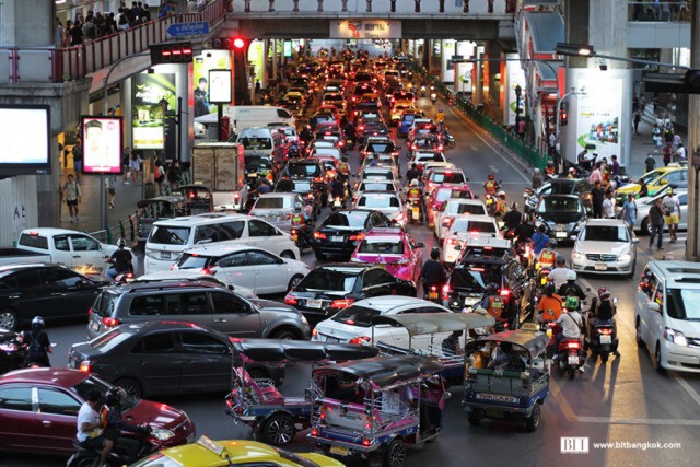 โฉมใหม่! "ใบสั่งจราจร" ติดกับรถ-ส่งไปรษณีย์ เริ่มใช้ 1 พ.ย. 63
