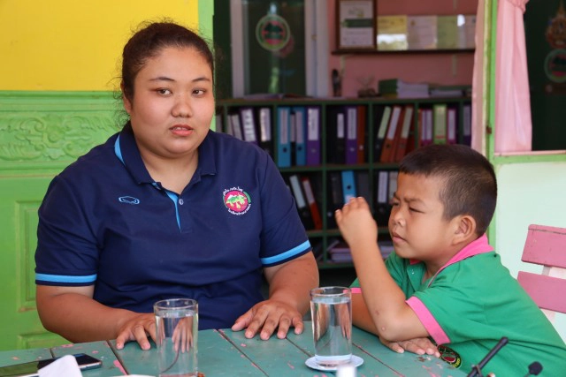 ชื่นชมครูสอนเด็ก ป.1 อ่านภาษาไทยแบบลุ้นสุดตัว