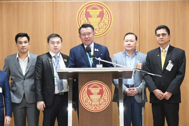 ชาวเน็ตแห่ขุดอดีต เสี่ยโป้  ใส่กกน.ซิ่งย้อนศรทางเท้า ศาลสั่งคุก