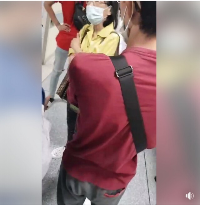 สาวดูดไขมันเสริมอกติดเชื้อดับ  คลินิกเงียบปิดเพจ