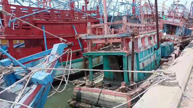 ชาวประมงทวงสัญญา รัฐรับซื้อเรือ หลังวิกฤติหนัก