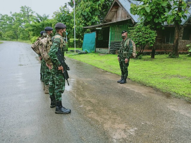 กำชับผู้นำหมู่บ้านชายแดนสกัดลักลอบเข้าเมืองป้องกันโควิด