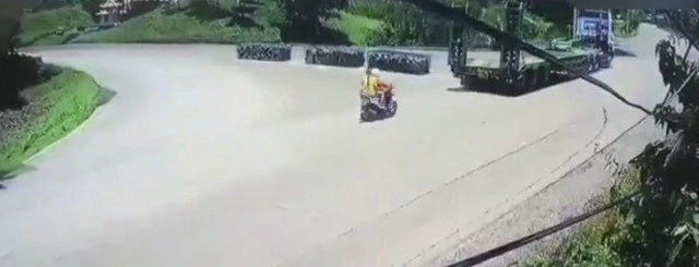 พ่อไม่กล้าดูคลิป หลังภรรยาพาลูกสาวมาเยี่ยมที่โรงพยาบาล