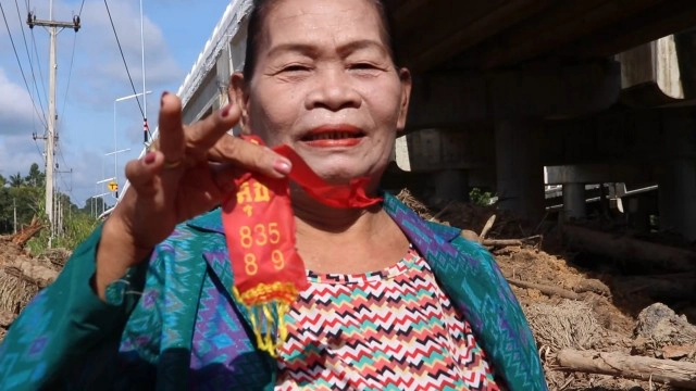 แห่ขูดขอเลขไม้ตะเคียนหลังได้ยินเสียงโหยหวน