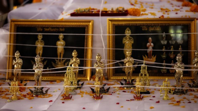 หลวงพ่ออ๊อดวัดสายไหม อธิษฐานจิตปลุกเสกเดี่ยว ไอ้ไข่
