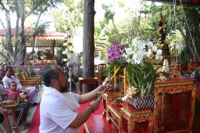 ชาวบ้านแห่ร่วมปลุกเสกหลวงปู่ทวดและไอ้ไข่ วัดห้วยม่วง