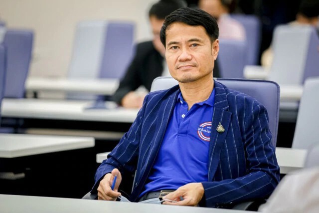 จวก 2 รมต.ไปเคลียร์พาราควอตให้ลงตัว