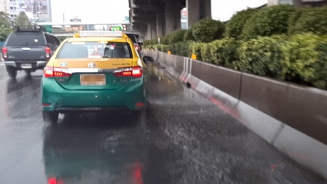 เย็นนี้ลุ้น.! ฝนถล่มกรุงฯรอบ2