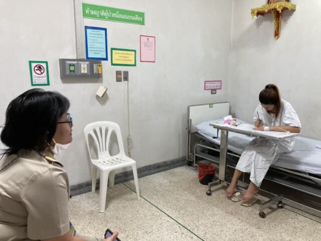 โซเชียลส่องน้ำหนักลูก สาวท้องแก่นั่งสอบจนน้ำคร่ำแตก