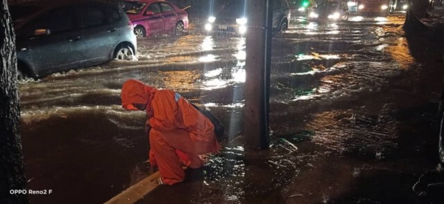 ฝนถล่มกรุงฯแต่เช้า น้ำท่วมถนนหลายจุดหลายพื้นที่