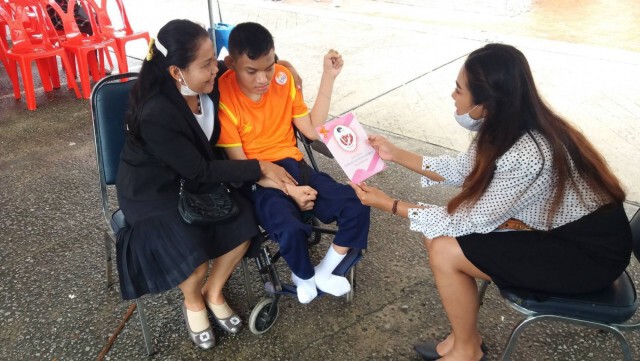 "มูลนิธิคุณพุ่ม" มอบทุนการศึกษา"เด็กออทิสติก-เด็กพิการ"