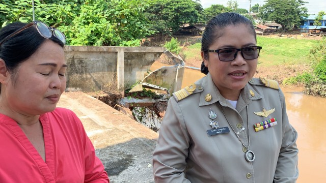 น้ำโขงลดเร็วกระทบลำห้วยตลิ่งทรุดเกือบถึงตัวบ้าน