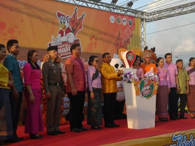 ตลาดต้องชมถนนสายไก่ย่างเขาสวนกวาง