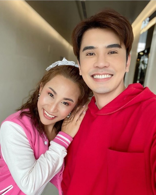 'ลาล่า'ตอกกลับชาวเน็ตว่าผีบ้า!!หลังจากถูกวิจารณ์รูปคู่ 'เล็ก เจษฎา' เหมือนแม่กับลูก