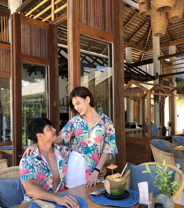 "แมน การิน" อวดหุ่นแซ่บกับผ้าขนหนูผืนน้อยปิดท่อนล่าง