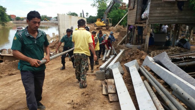 โยธาฯสุโขทัยเร่งซ่อมแซม-ฟื้นฟูหลังน้ำลด