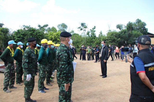 นายกฯลงพื้นที่-เยียวยาน้ำท่วมสุโขทัย