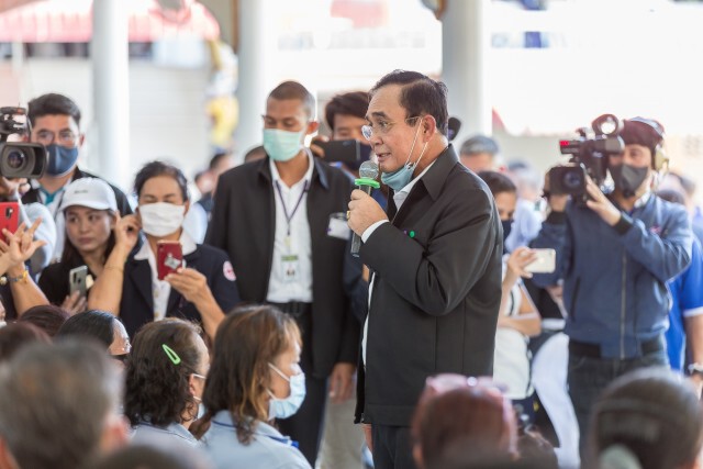 นายกฯลงพื้นที่-เยียวยาน้ำท่วมสุโขทัย