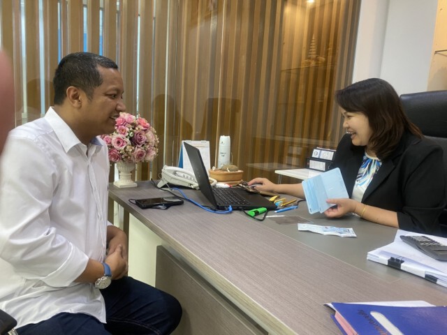 เศรษฐีใหม่นำสลากฯ ขึ้นเงิน 60 ล้านเรียบร้อย