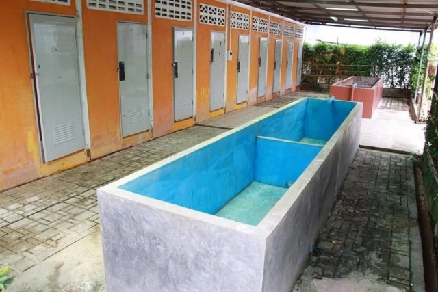 นักบอล รร.พันท้ายนรสิงห์ ต้องเดินไปเรียนกว่า 10 กม.หลังผอ.ลอยแพแถมโดนยึดรถ