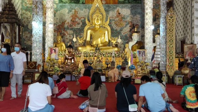 เข้มคัดกรองโควิด-นทท.แห่ทำบุญวัดพระธาตุช่อแฮ