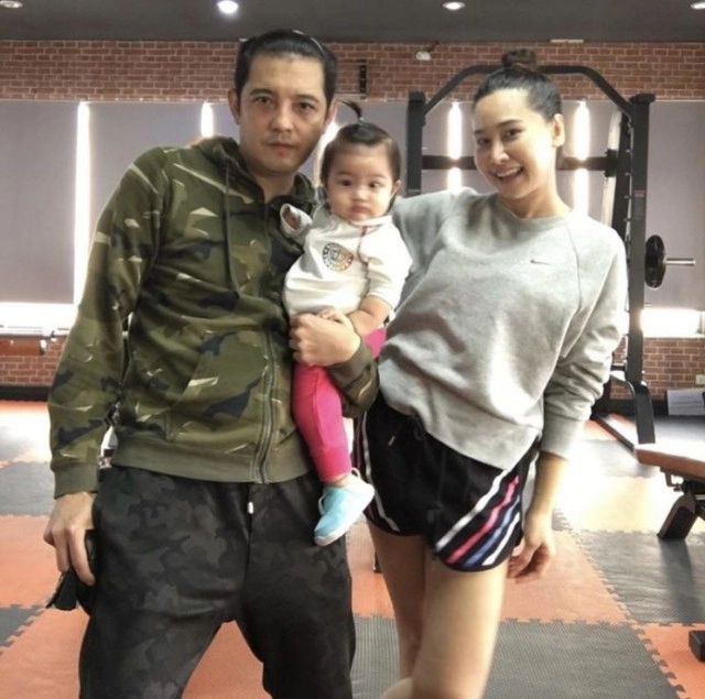 ย้อนเส้นทางรัก หนุ่ม ศรราม ก่อนสะบั้นเซ็นใบหย่า "ติ๊ก กนิษฐรินทร์"