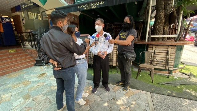 สั่งปิดคาเฟ่ 'ข้าวสาร' เซ่น ดีเจติดโควิด-19