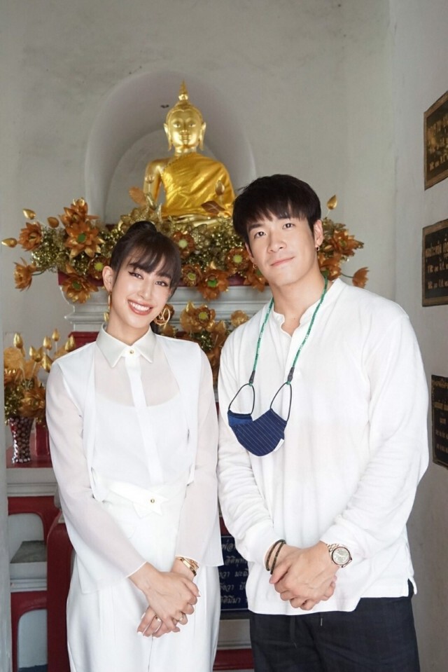 "มิ้นต์-อาเล็ก-ออกัส" นำทีมนักแสดง ไหว้พระทำบุญมูเตลู